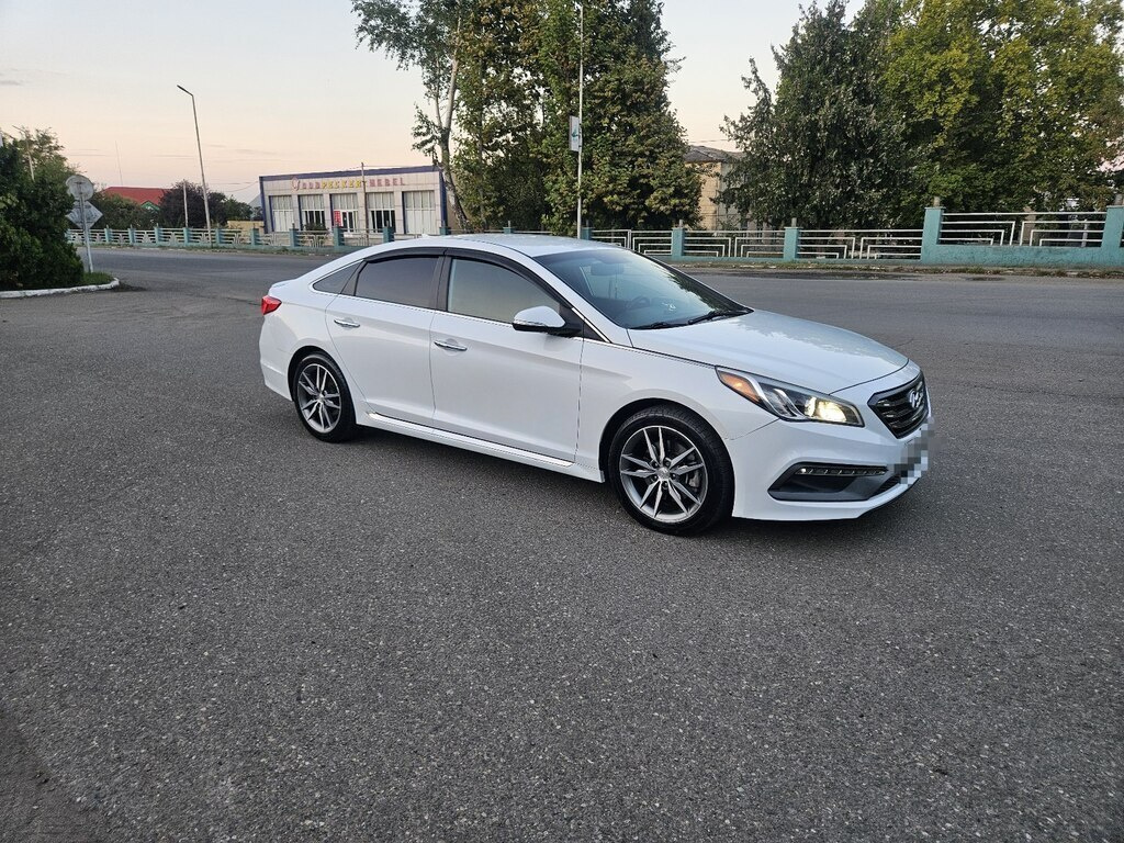 2014 Hyundai Sonata, 2.0L, 229634km - Image 4
