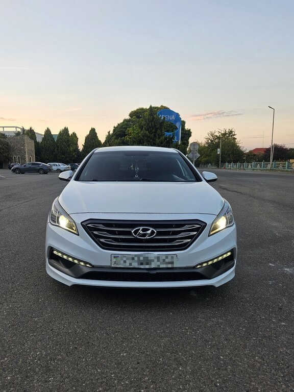 2014 Hyundai Sonata, 2.0L, 229634km - Image 9