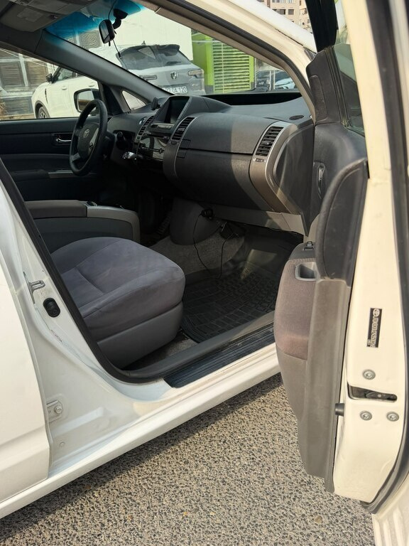2008 Toyota Prius, 1.5L, 269000km - Image 16