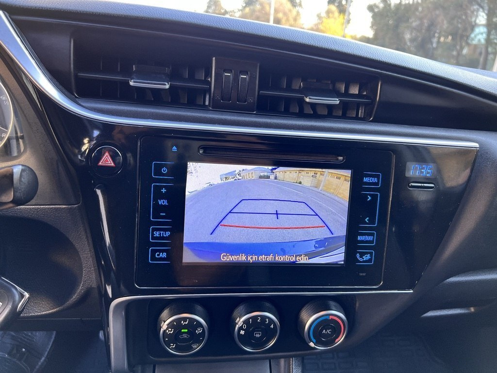 2016 Toyota Corolla, 1.6L, 188000km - Image 9