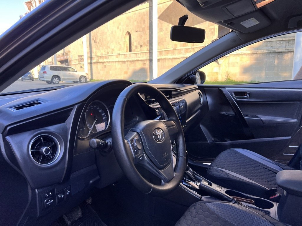 2016 Toyota Corolla, 1.6L, 188000km - Image 10
