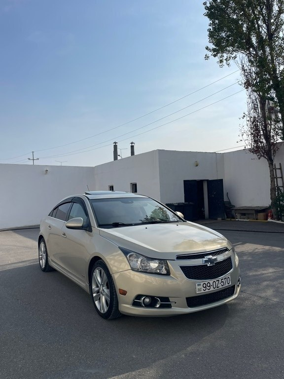 2013 Chevrolet Cruze, 1.4L, 280000km - Image 2