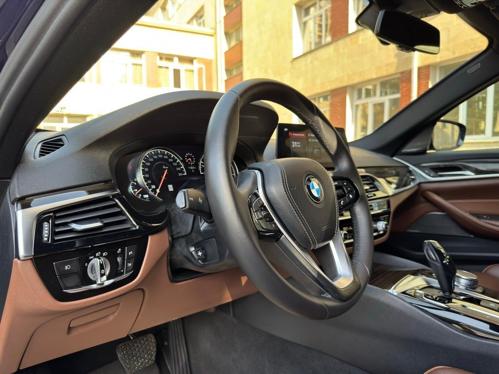 2018 BMW 530, 2.0L, 163000km - Image 10