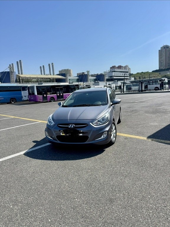 2016 Hyundai Accent, 1.4L, 91000km - Image 1