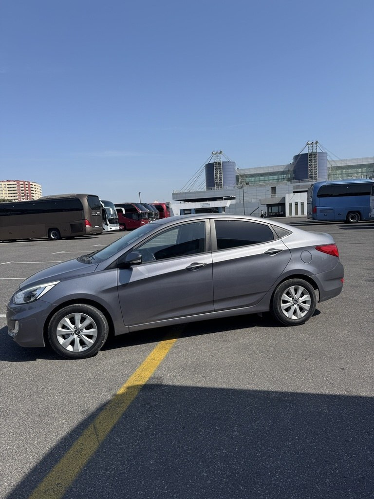 2016 Hyundai Accent, 1.4L, 91000km - Image 5