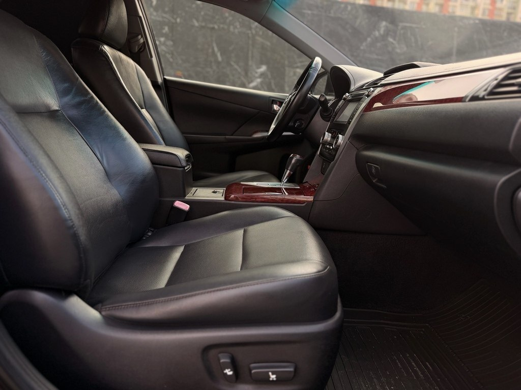 2013 Toyota Camry, 2.5L, 141000km - Image 12