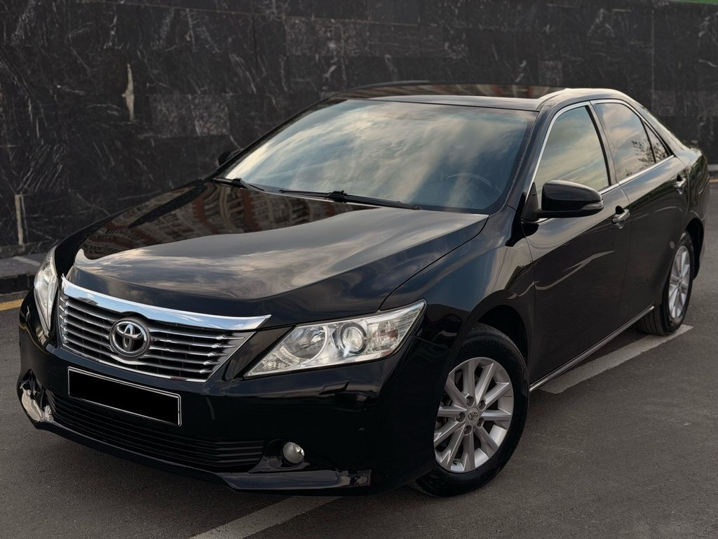 2013 Toyota Camry, 2.5L, 141000km - Image 3