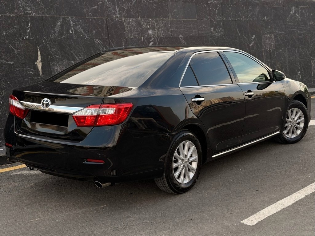 2013 Toyota Camry, 2.5L, 141000km - Image 8