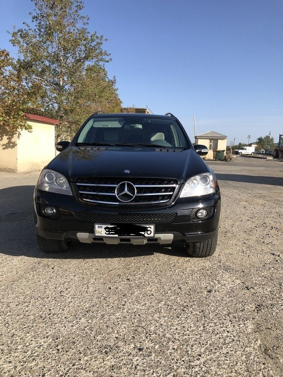 2005 Mercedes ML 350 4MATIC, 3.5L, 482619km - Image 1