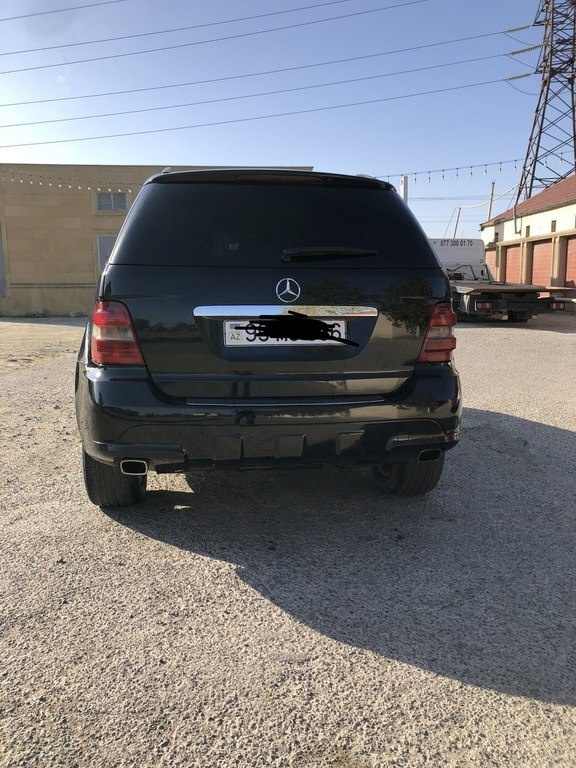 2005 Mercedes ML 350 4MATIC, 3.5L, 482619km - Image 3