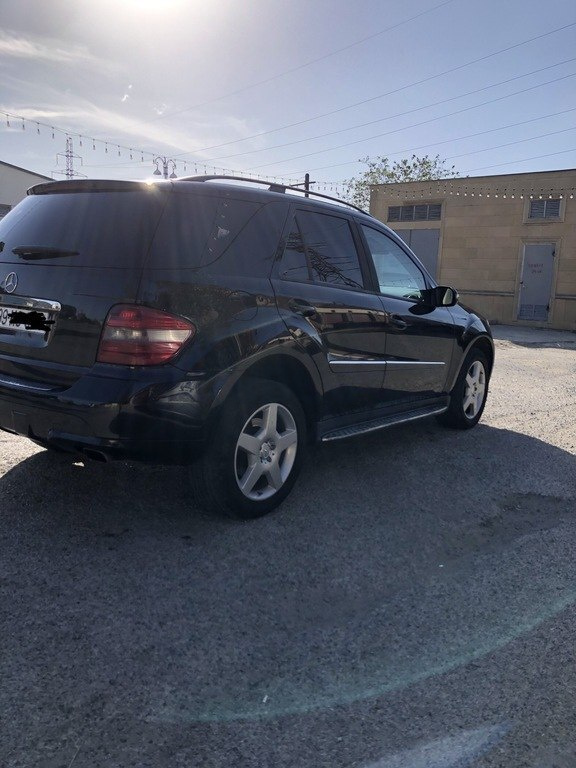 2005 Mercedes ML 350 4MATIC, 3.5L, 482619km - Image 4