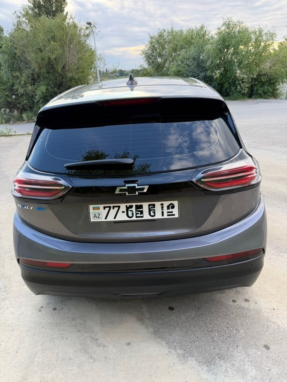 2023 Chevrolet Bolt, 0.0L, 73000km - Image 2