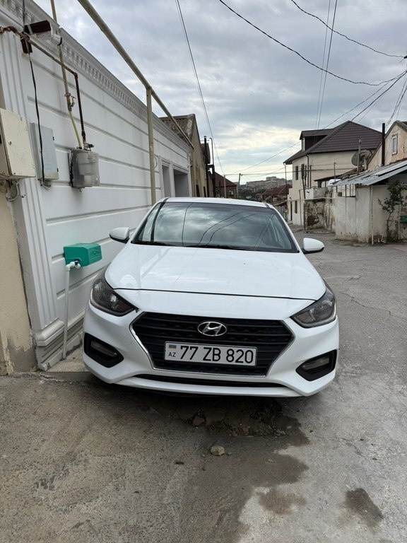 2019 Hyundai Accent, 1.6L, 125000km - Image 2