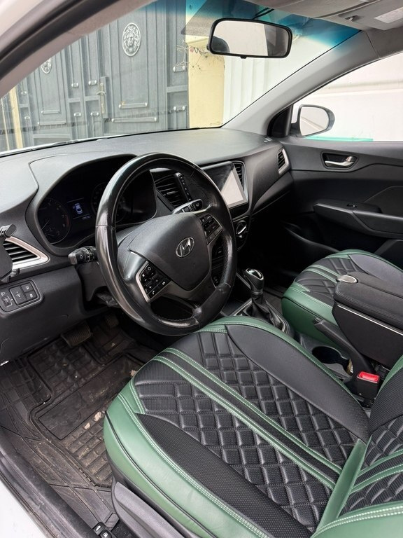 2019 Hyundai Accent, 1.6L, 125000km - Image 5