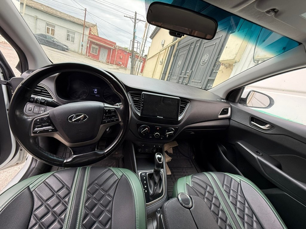 2019 Hyundai Accent, 1.6L, 125000km - Image 6