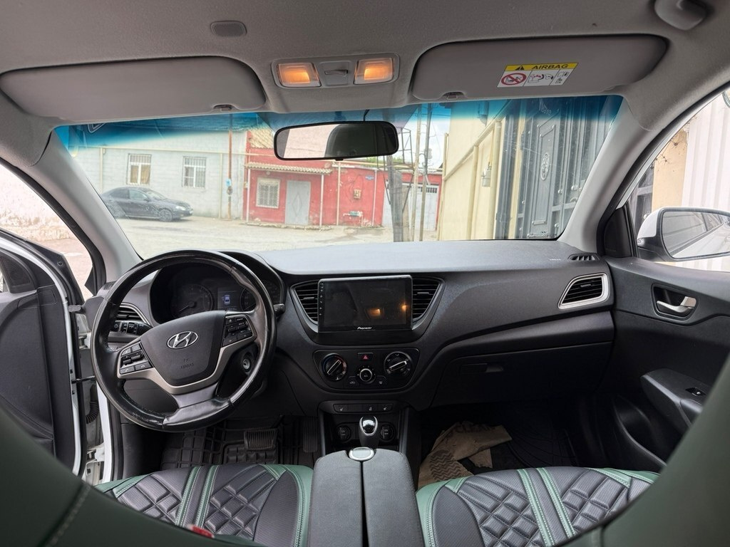 2019 Hyundai Accent, 1.6L, 125000km - Image 8