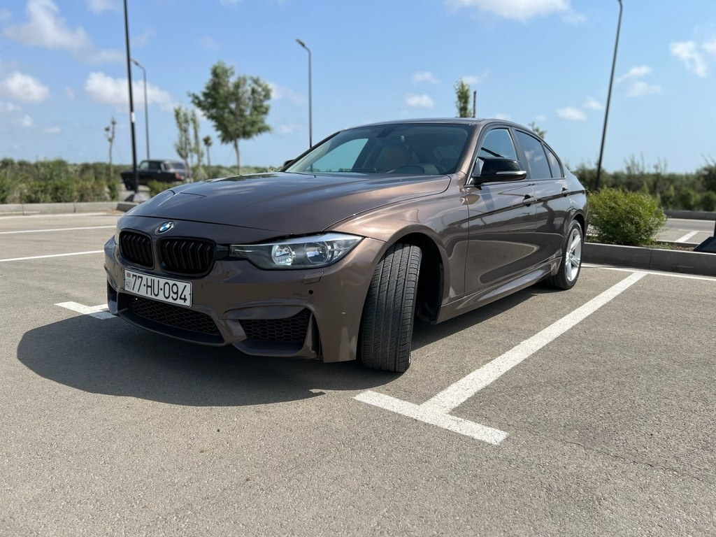 2012 BMW 328, 2.0L, 283000km - Image 5