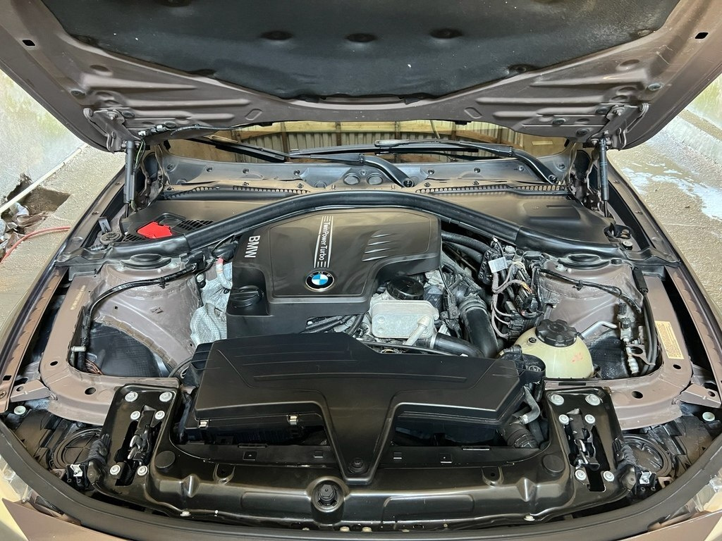 2012 BMW 328, 2.0L, 283000km - Image 9