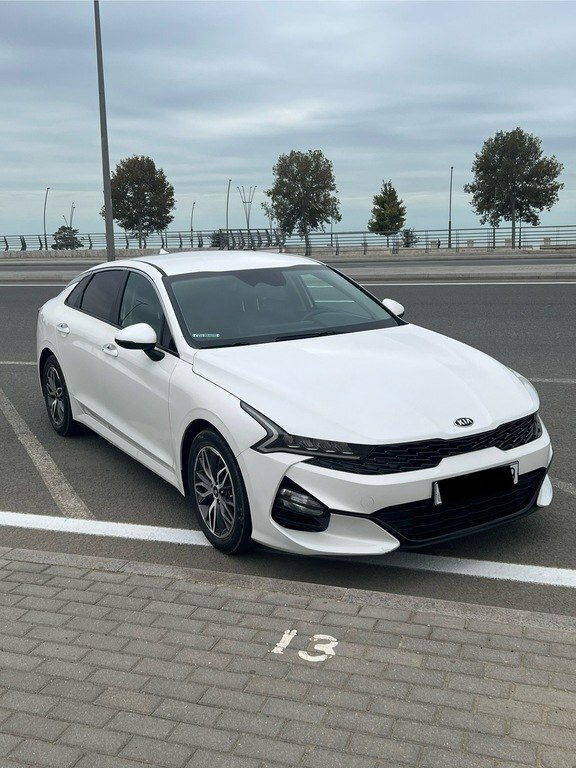 2020 Kia K5, 2.0L, 167000km - Image 1