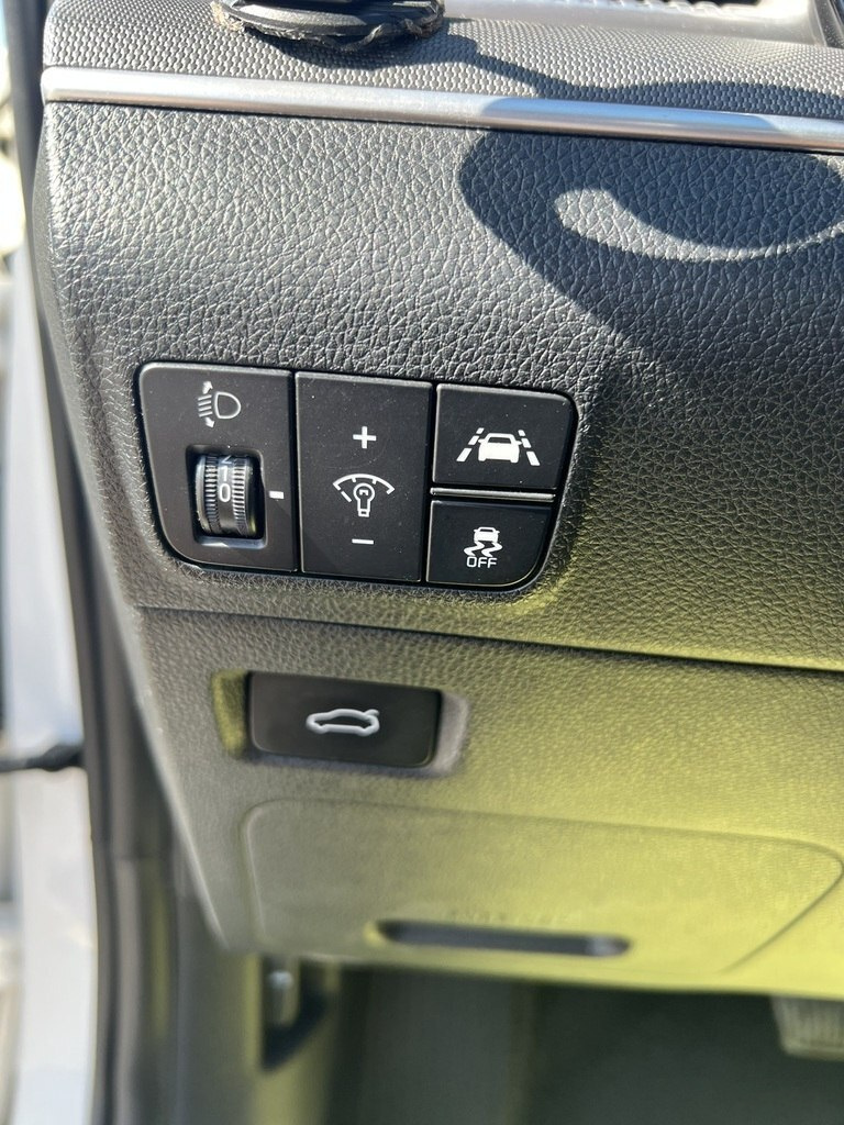 2020 Kia K5, 2.0L, 167000km - Image 12