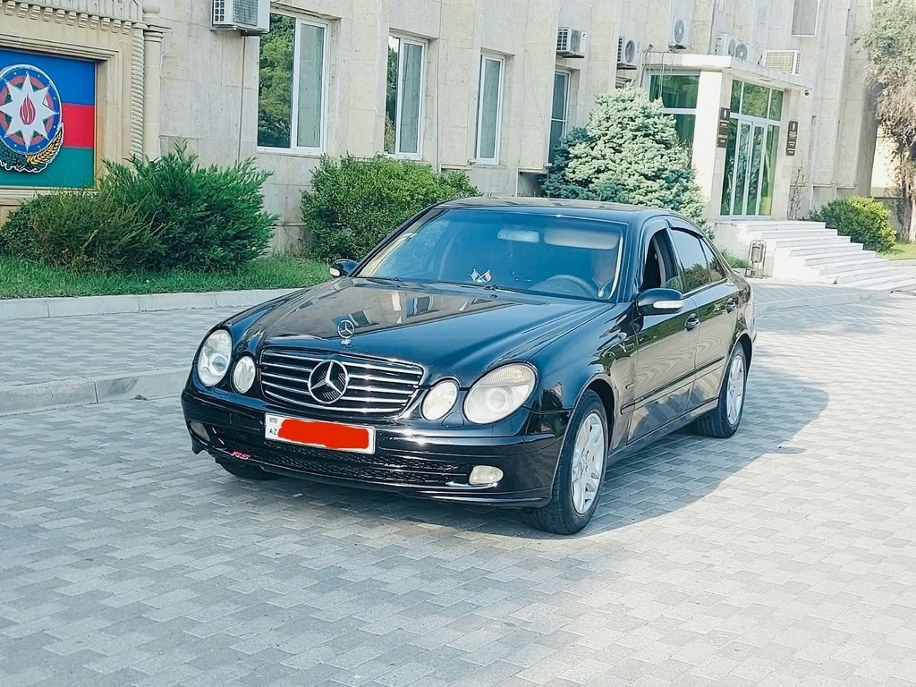 2005 Mercedes E 220, 2.2L, 273000km - Image 1