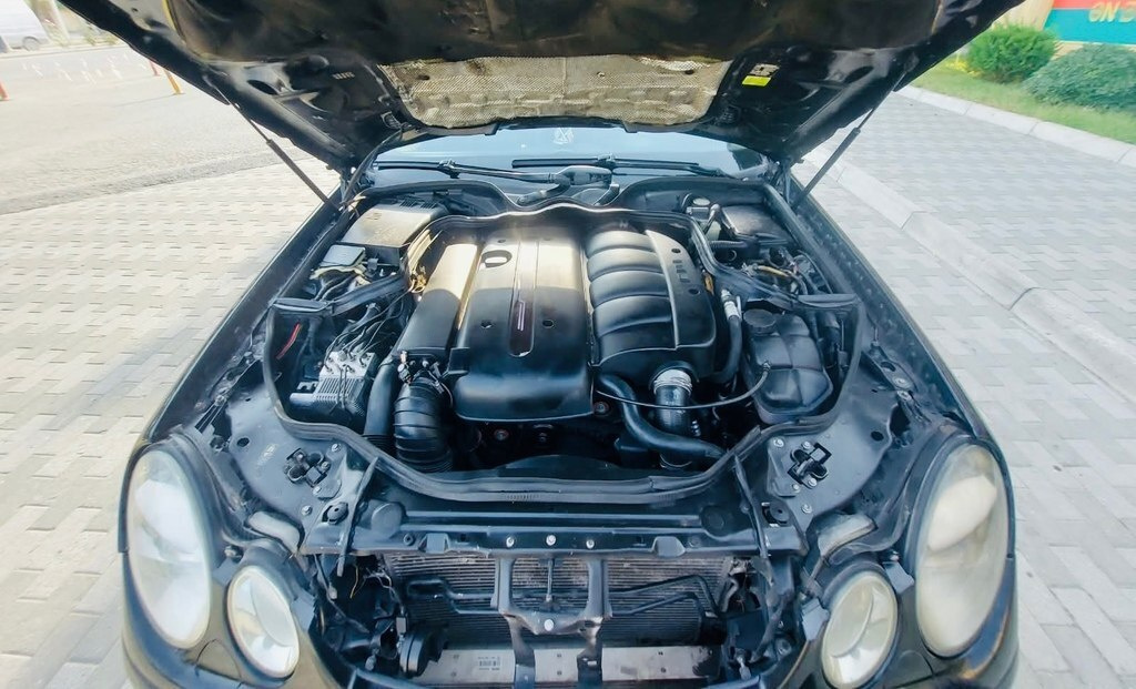 2005 Mercedes E 220, 2.2L, 273000km - Image 11