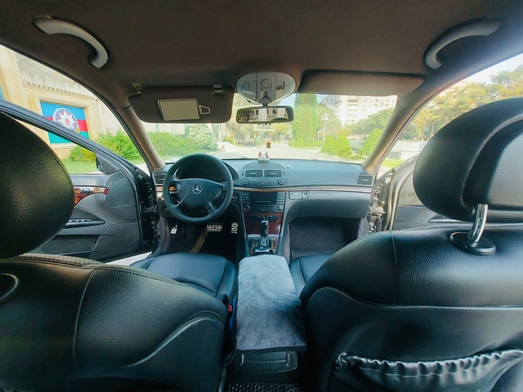 2005 Mercedes E 220, 2.2L, 273000km - Image 3