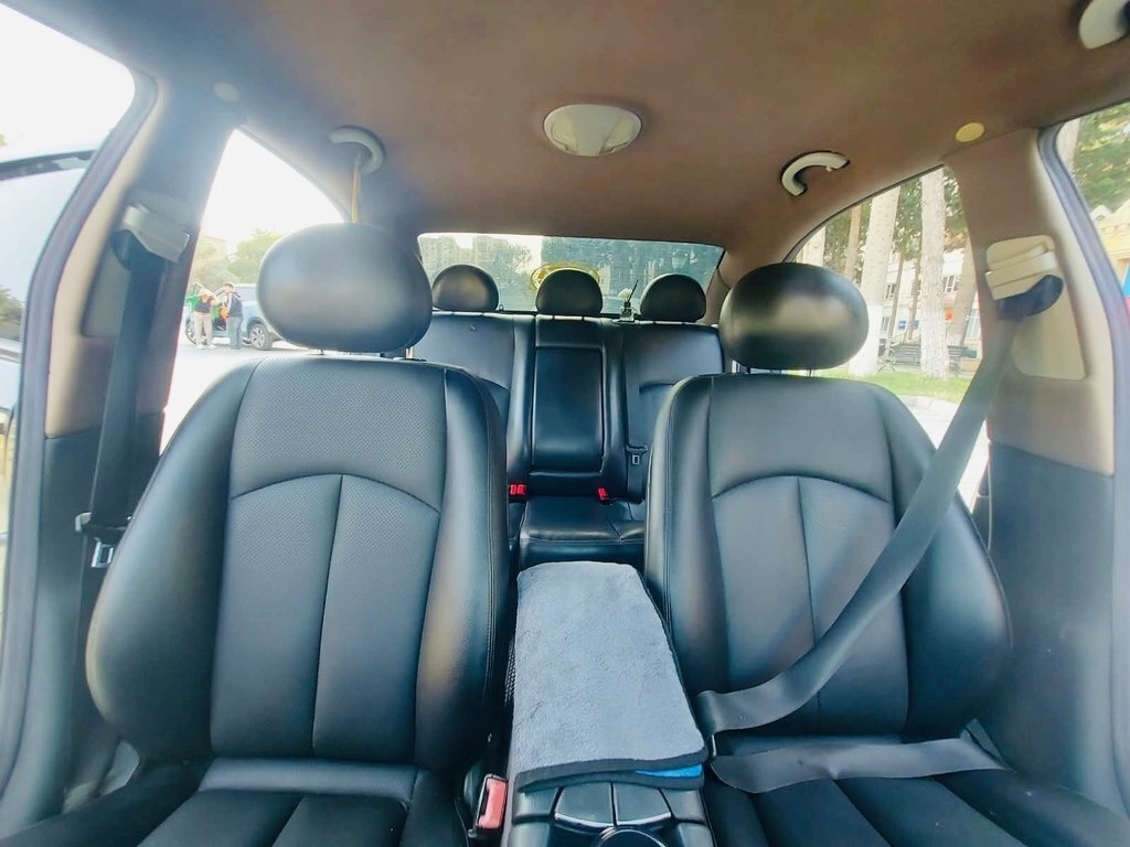 2005 Mercedes E 220, 2.2L, 273000km - Image 4