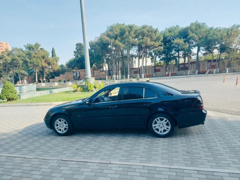 2005 Mercedes E 220, 2.2L, 273000km - Image 6