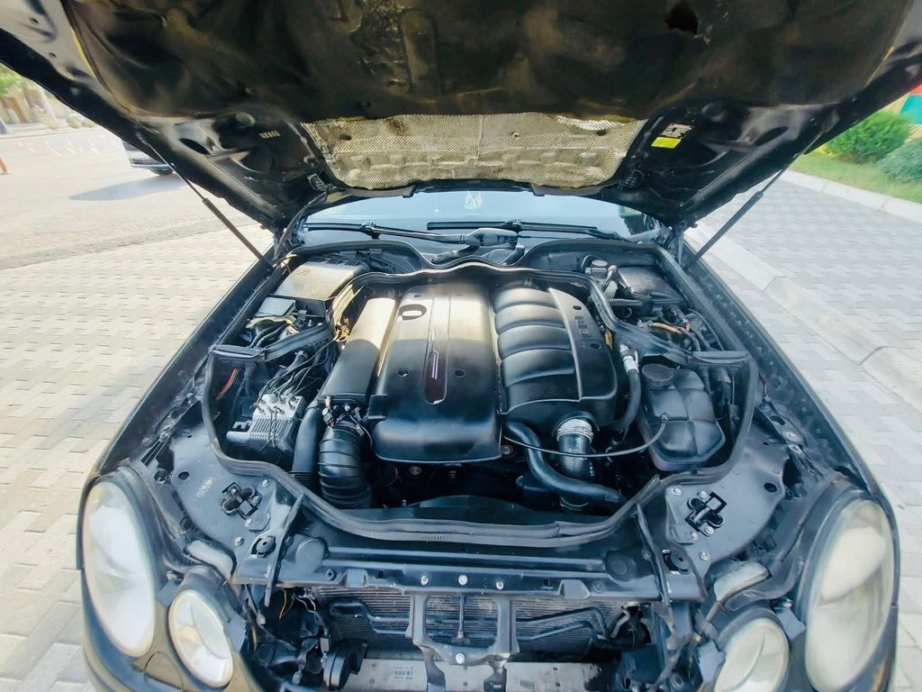 2005 Mercedes E 220, 2.2L, 273000km - Image 9