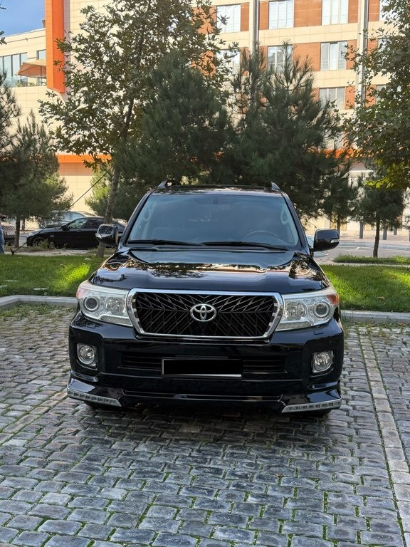 2012 Toyota Land Cruiser, 4.0L, 288000km - Image 1