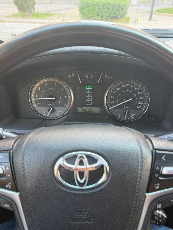 2012 Toyota Land Cruiser, 4.0L, 288000km - Image 11