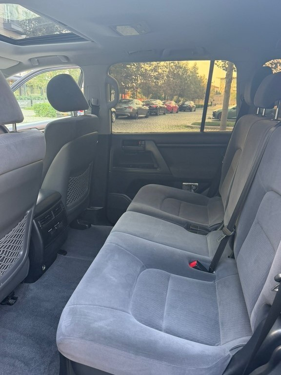 2012 Toyota Land Cruiser, 4.0L, 288000km - Image 9