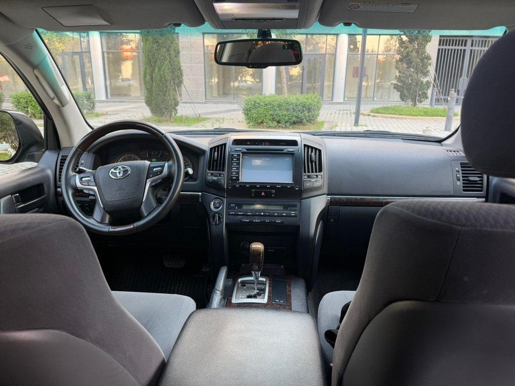 2012 Toyota Land Cruiser, 4.0L, 288000km - Image 10