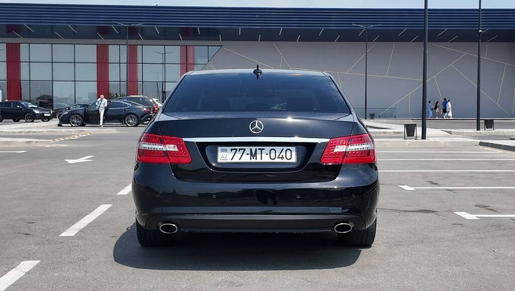 2011 Mercedes E 200, 1.8L, 267000km - Image 2