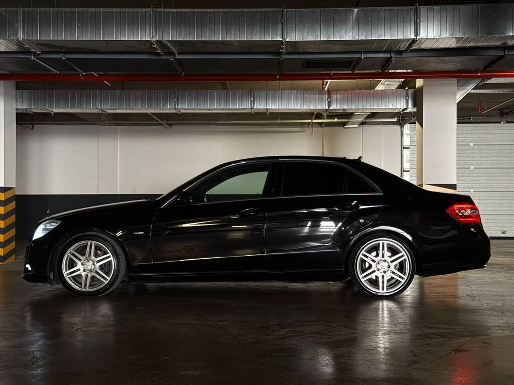 2011 Mercedes E 200, 1.8L, 267000km - Image 11