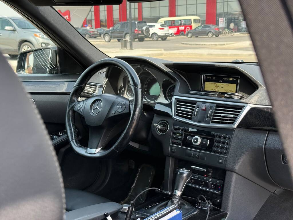 2011 Mercedes E 200, 1.8L, 267000km - Image 13