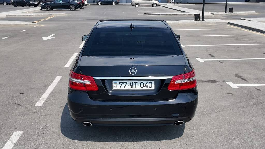 2011 Mercedes E 200, 1.8L, 267000km - Image 3