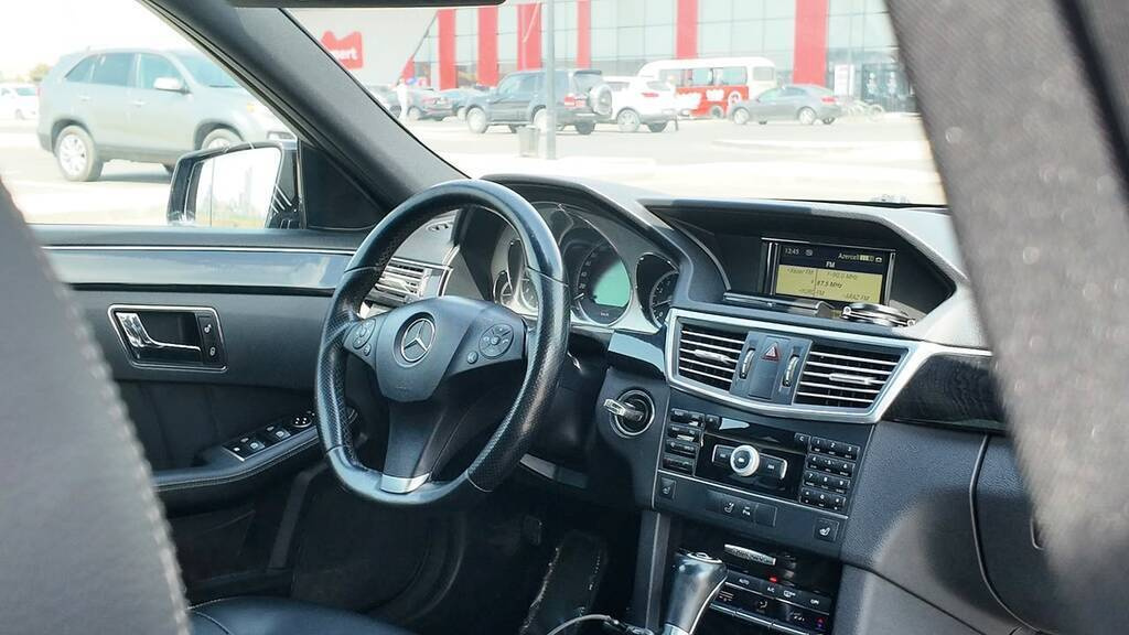 2011 Mercedes E 200, 1.8L, 267000km - Image 6