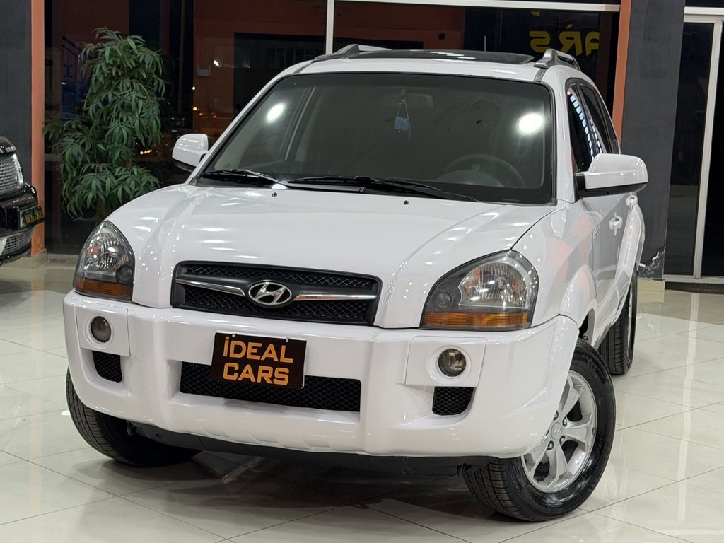 2008 Hyundai Tucson, 2.0L, 329000km - Image 1