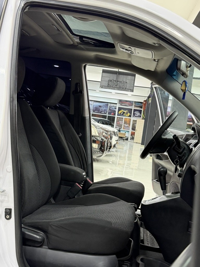 2008 Hyundai Tucson, 2.0L, 329000km - Image 11