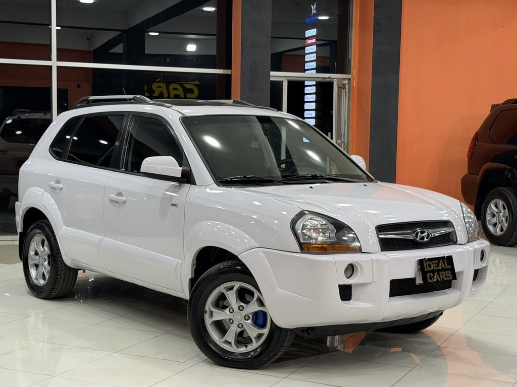 2008 Hyundai Tucson, 2.0L, 329000km - Image 3