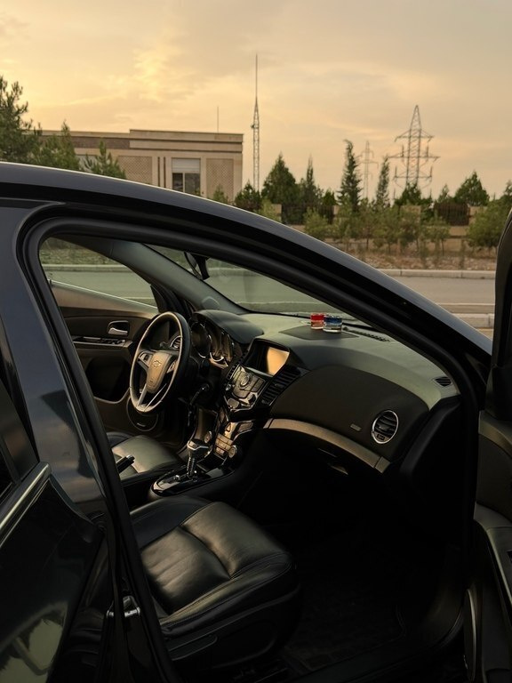 2014 Chevrolet Cruze, 1.4L, 340000km - Image 6
