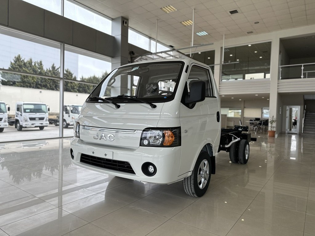 2024 JAC X200, 2.0L, 0km - Image 3