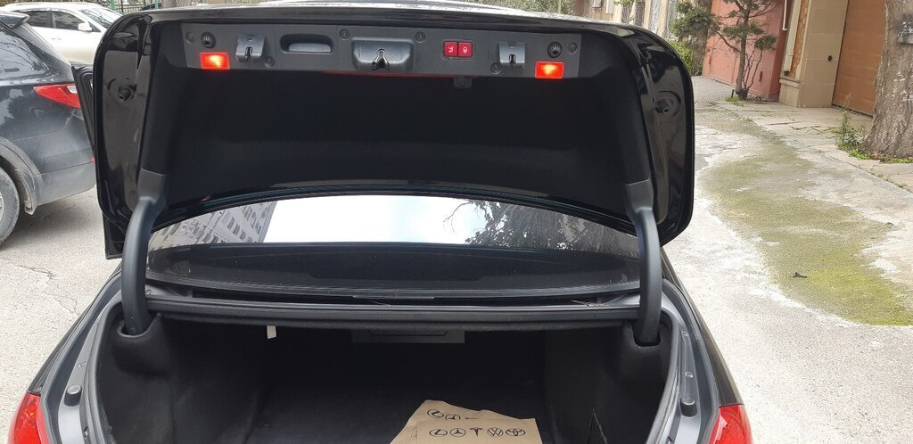 2012 Mercedes S 350, 3.5L, 149000km - Image 5