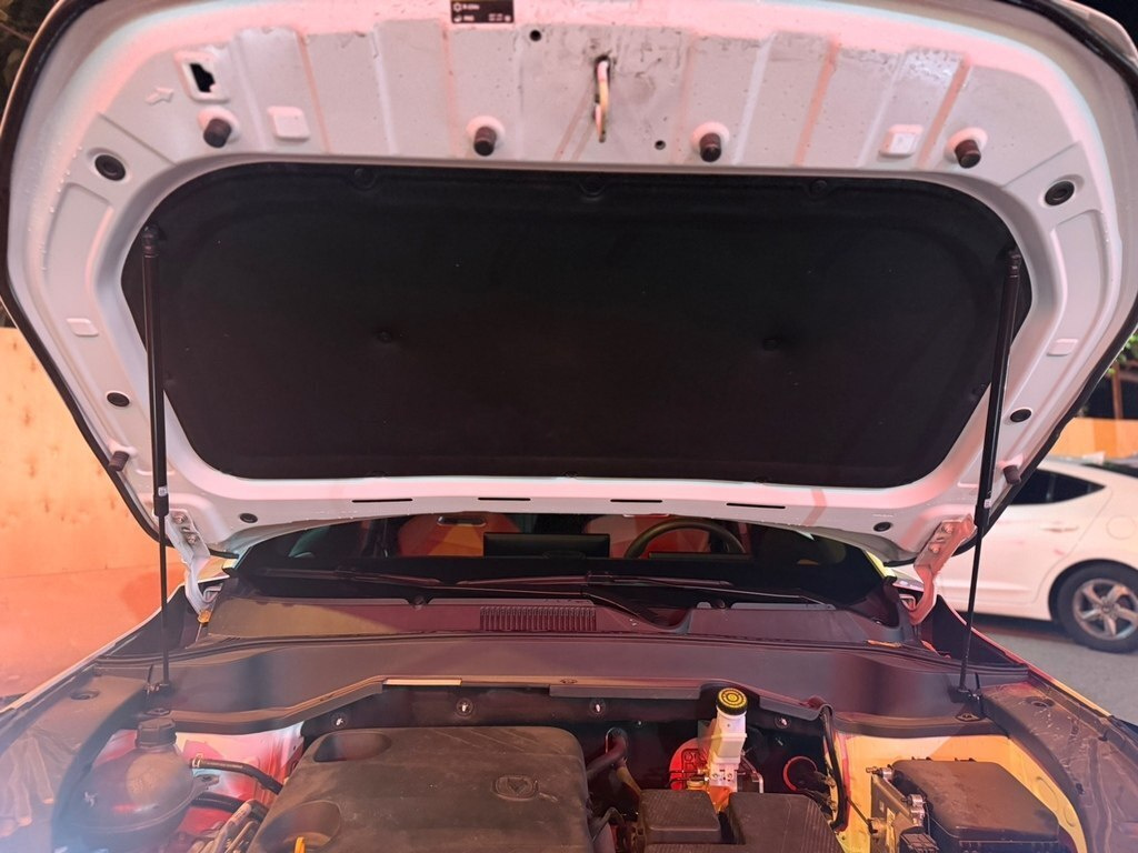 2025 Changan Uni-Z, 1.5L, 25000km - Image 9