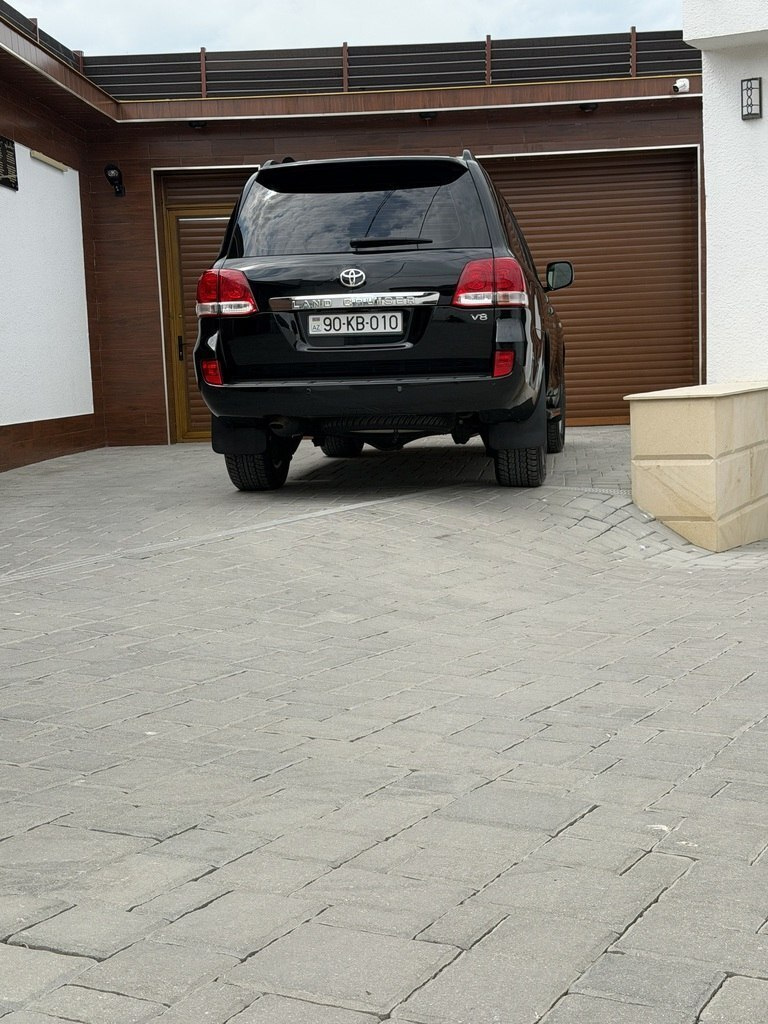2010 Toyota Land Cruiser, 4.7L, 176000km - Image 11