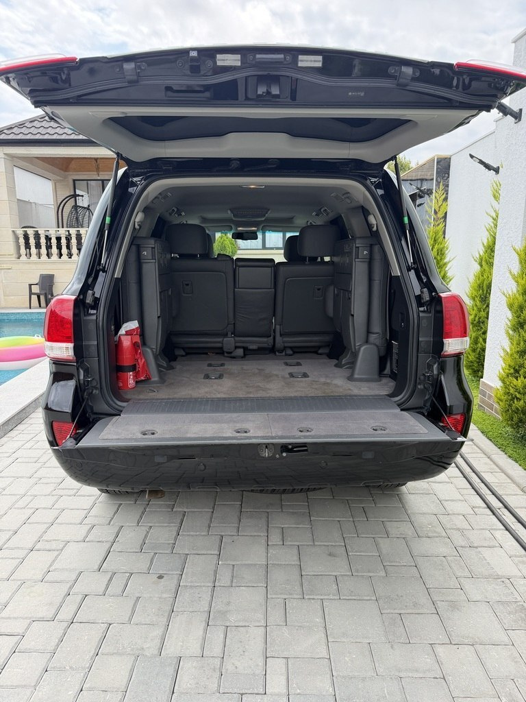 2010 Toyota Land Cruiser, 4.7L, 176000km - Image 3