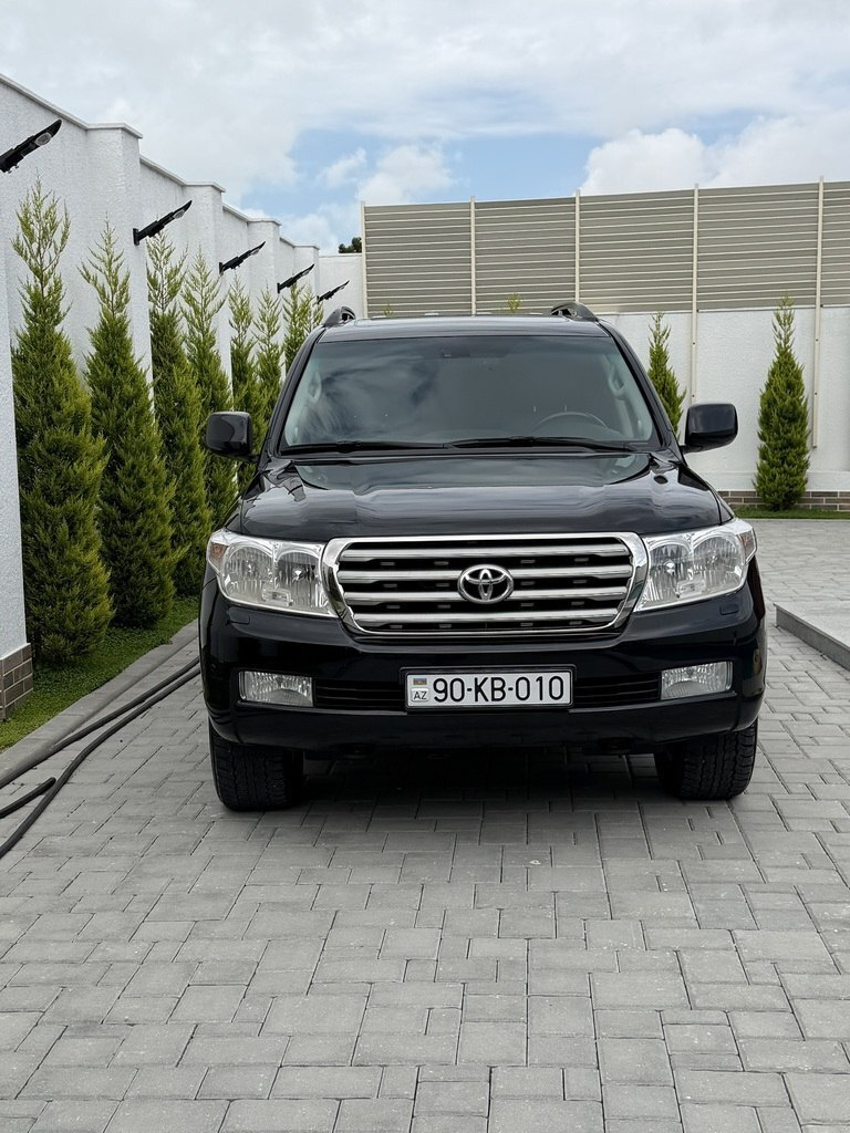 2010 Toyota Land Cruiser, 4.7L, 176000km - Image 9