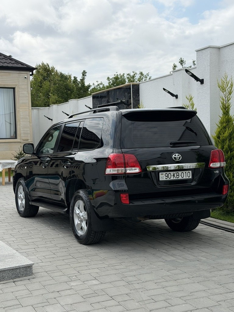 2010 Toyota Land Cruiser, 4.7L, 176000km - Image 10
